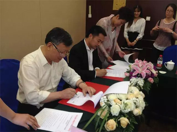 联建光电成中国上网服务行业转型升级项目LED视频显示系统唯*供应商 3.jpg