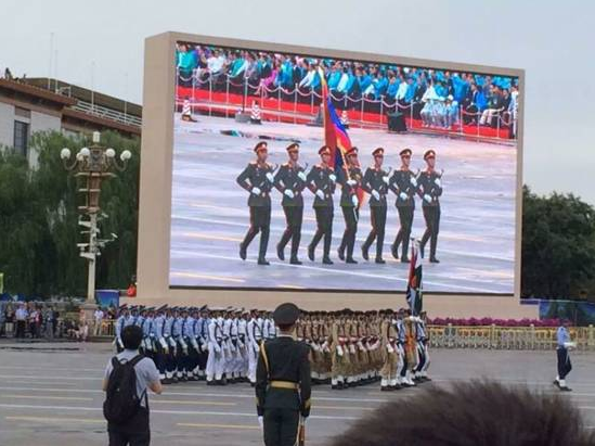 9.3阅兵盛典 利亚德的屏国星的灯 2.png