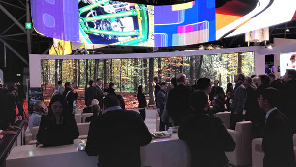 奥拓电子8K LED显示屏震撼亮相ISE2015.JPG