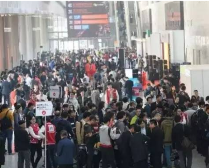 展会现场.png