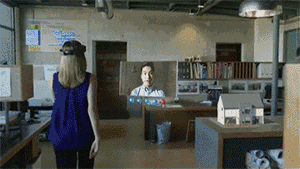 别人家都在做VR 微软为什么要做AR 2.gif