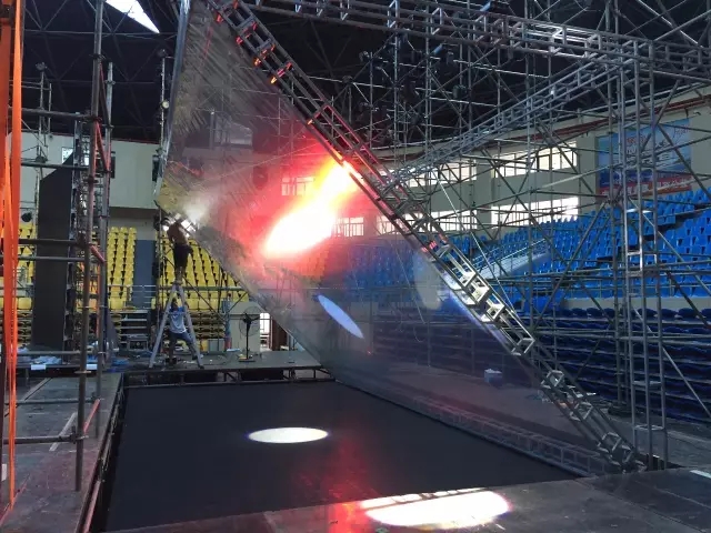 “火”的不行的全息真的威胁到LED显示屏了吗 02.webp.jpg