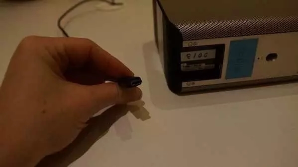 【视频】索尼黑科技投影仪 把桌面瞬间变成触摸屏 20.webp.jpg