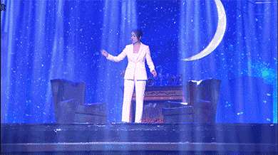 这个舞台凭什么挑动你的视觉神经 14.gif