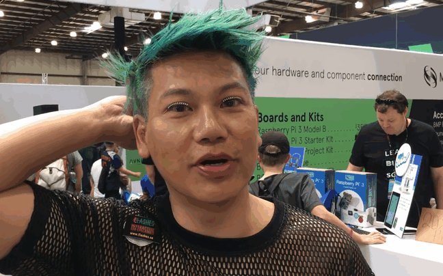 魔性闪瞎 LED假睫毛已上线.gif