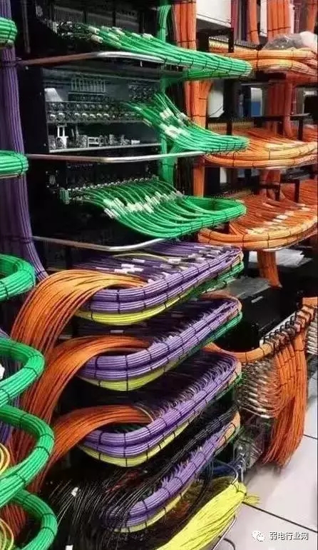 那些惨不忍睹的安防监控室 1.webp.jpg