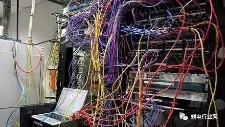 那些惨不忍睹的安防监控室 2.webp.jpg