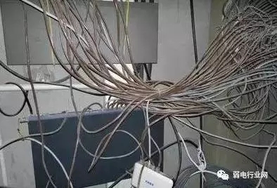 那些惨不忍睹的安防监控室 4.webp.jpg
