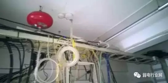 那些惨不忍睹的安防监控室 10.webp.jpg