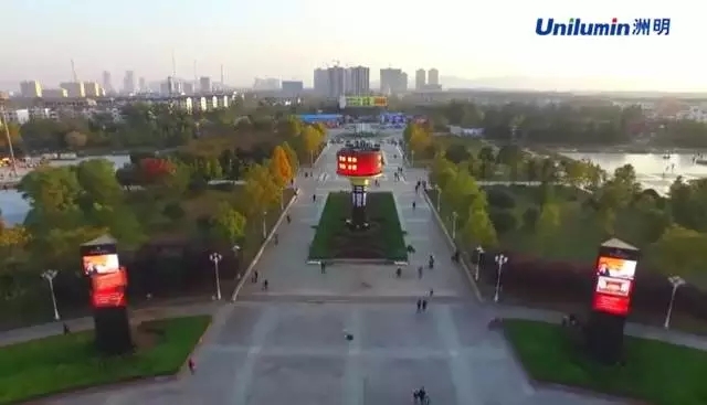 洲明智造LED旋转屏，扮靓枣庄城市景观建筑 1.webp.jpg