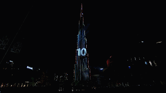 迪拜却认为这样做更能代表自己“壕”的身份 2.gif