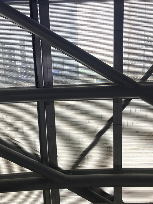 LED下倾角技术在LED玻璃幕墙屏的应用 9.png
