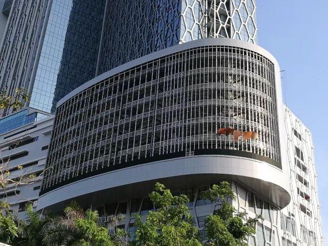 艾比森再下一城 为“东方巴黎”打造近千平户外大屏 1.jpg