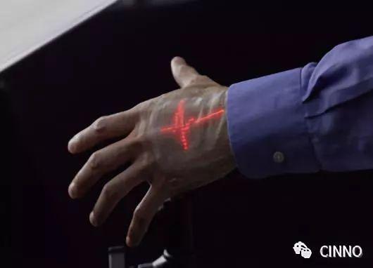 东京大学和DNP联合开发自由伸缩皮肤显示 2.jpg