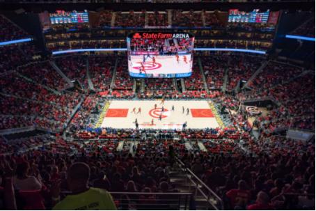 首块三星360°LED屏幕入驻NBA，点亮亚特兰大老鹰队主场 1.jpg