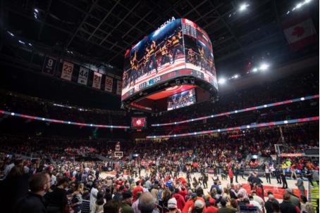 首块三星360°LED屏幕入驻NBA，点亮亚特兰大老鹰队主场 2.jpg