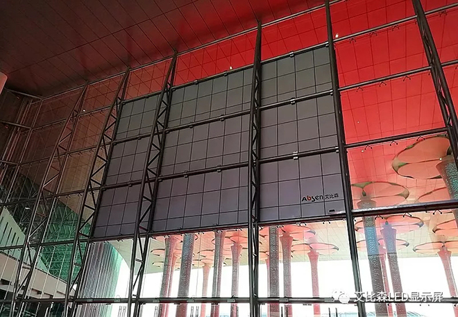 艾比森“霸屏”进博会，向世界展示中国光彩 6.webp.jpg