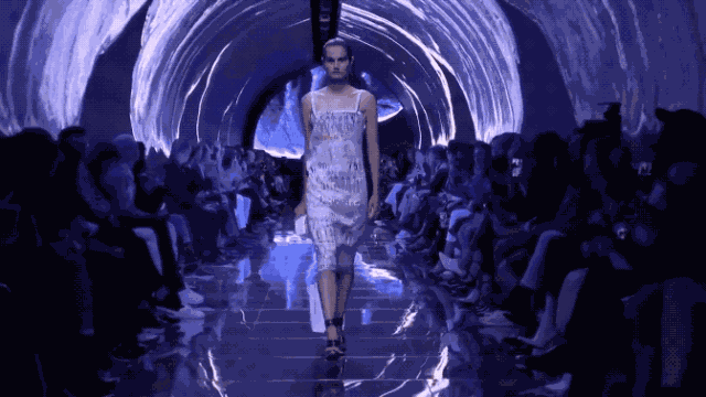 看完这几场演唱就知道，LED显示才是当之无愧的舞台“C位” 5.gif