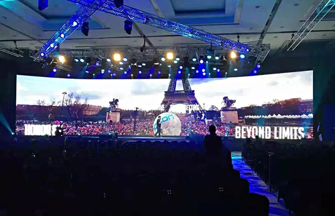 助推荣耀征战印尼，丽晶租赁屏点缀会场 3.webp.jpg