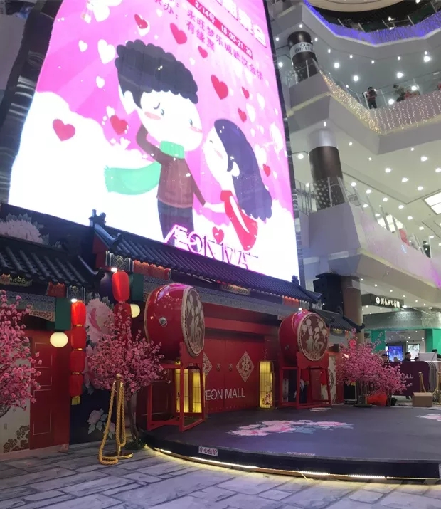 这面3层楼高的壹品玉屏，带火这座16万㎡购物中心的线下营销 3.webp.jpg