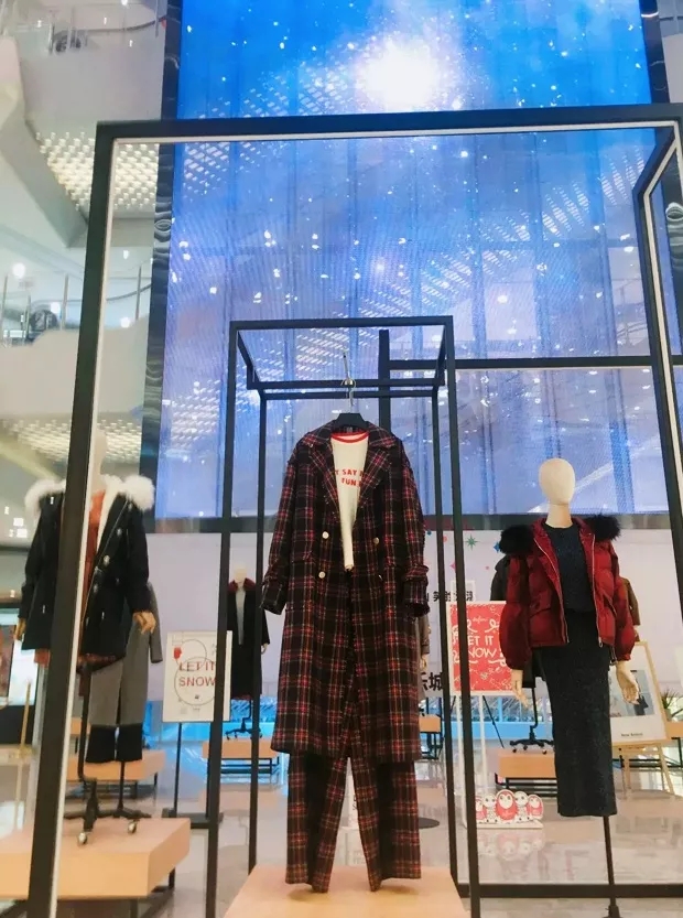 这面3层楼高的壹品玉屏，带火这座16万㎡购物中心的线下营销 7.webp.jpg