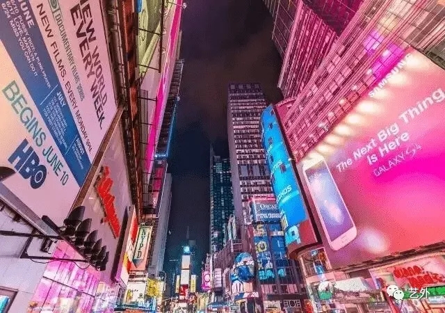 户外广告领跑全球所有传统媒体 1.webp.jpg