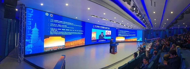 强力巨彩助力国际论坛 尽显高端却不忘普及之路 3.webp.jpg