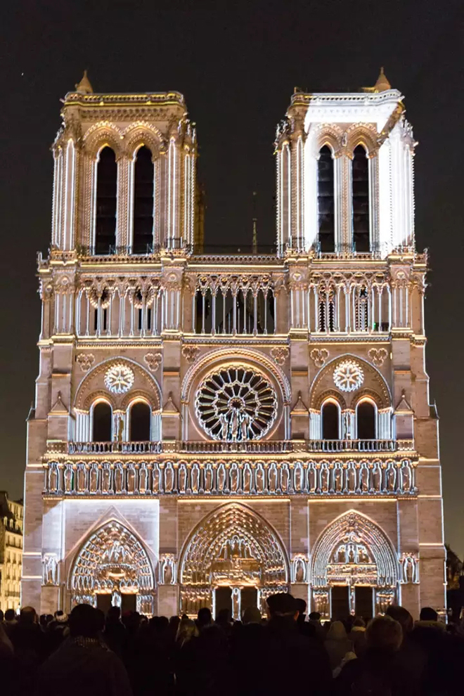 重温巴黎圣母院灯光秀 11.webp.jpg