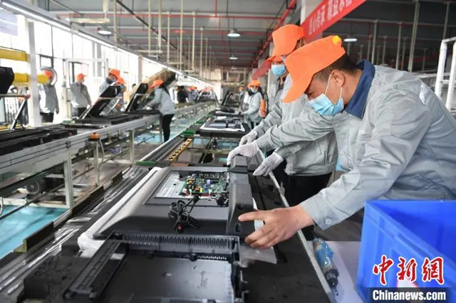 康佳成都生产线批量投产 彩电日产量达2000台 2.webp.jpg
