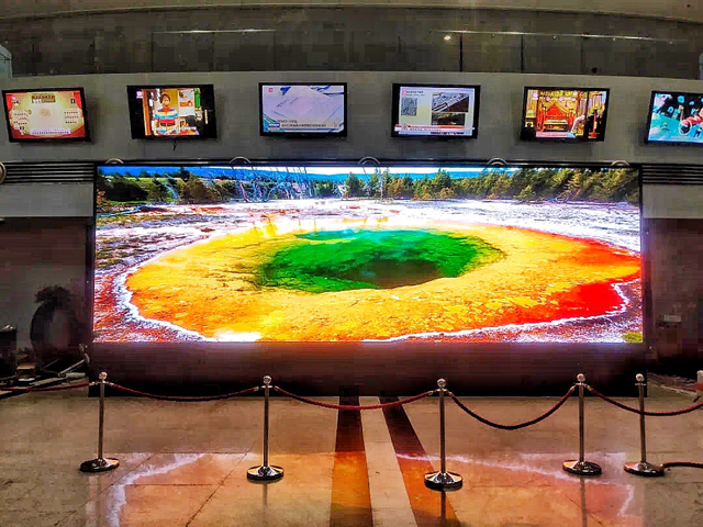 雷曼COB超高清显示屏闪耀深圳广电 1.jpg