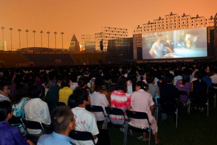 地震首映式超宽巨幕高端工程投影_巴可伟视(北
