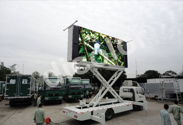 LED全彩车载屏开拓移动显示市场_热门话题_